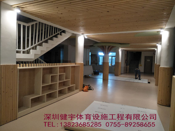 深圳市南山區(qū)華僑城第一幼兒園PVC地面、假草坪工程